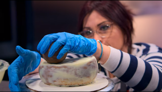Scene from Is It Cake? Episode 7