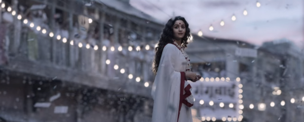 Scene from Gangubai Kathiawadi to illustrate review